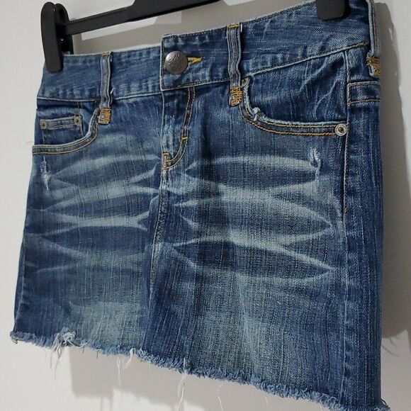 American Eagle 30 waist jean skirt - Picture 2 of 6